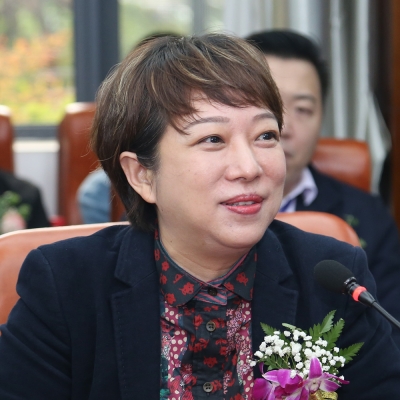 萬(wàn)靜-武漢大學(xué)中南醫(yī)院心血管內(nèi)科副主任、主任醫(yī)師，博士生導(dǎo)師